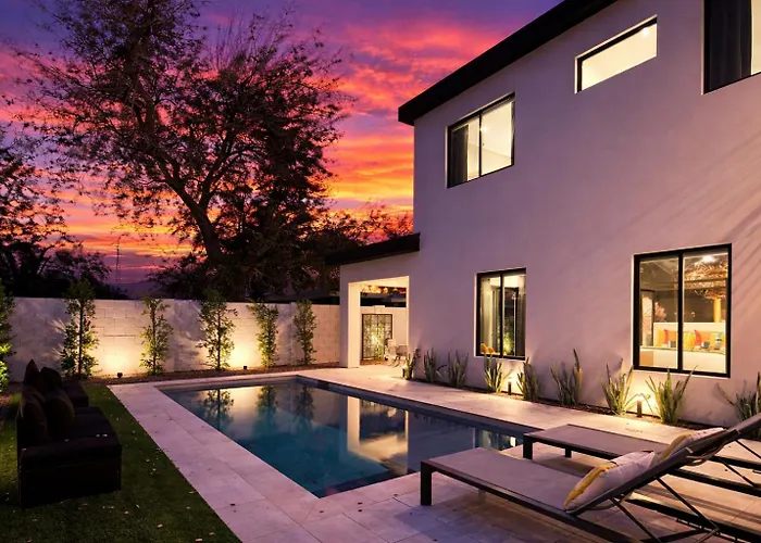Luxe-boho House-heated Pool-camelback Mountain Holiday home